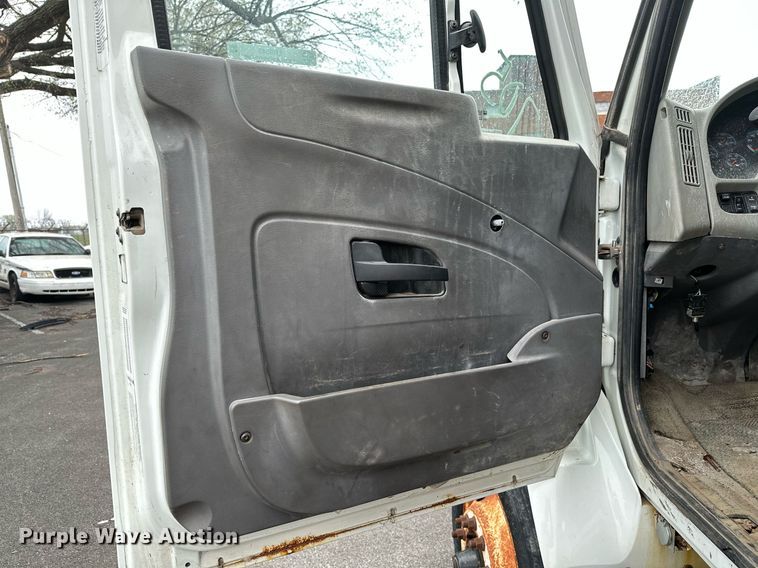 image for item LR9643 2008 International 7400  dump truck