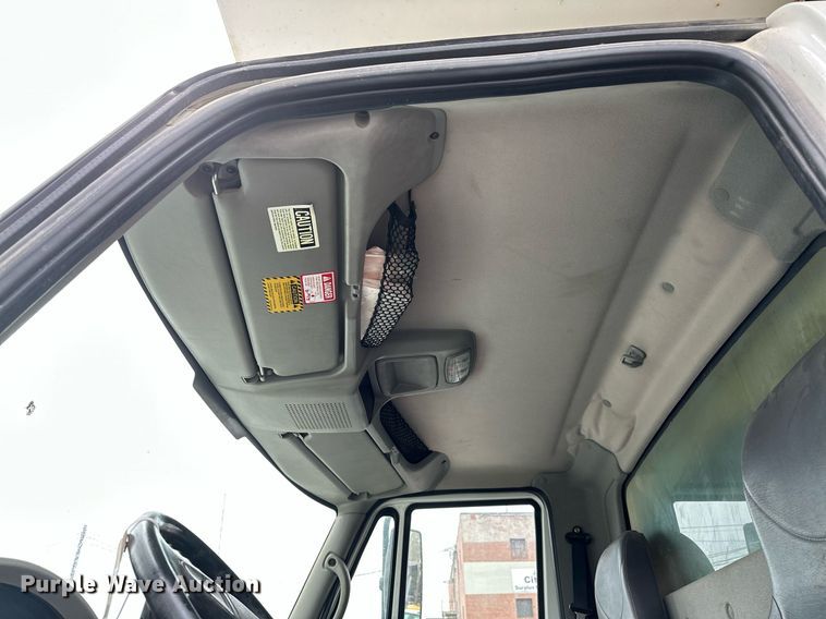 image for item LR9643 2008 International 7400  dump truck