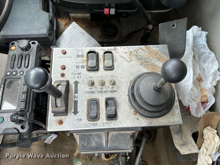 image for item LR9643 2008 International 7400  dump truck