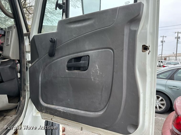 image for item LR9643 2008 International 7400  dump truck