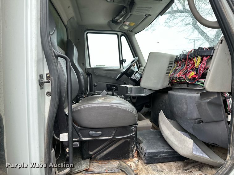 image for item LR9643 2008 International 7400  dump truck