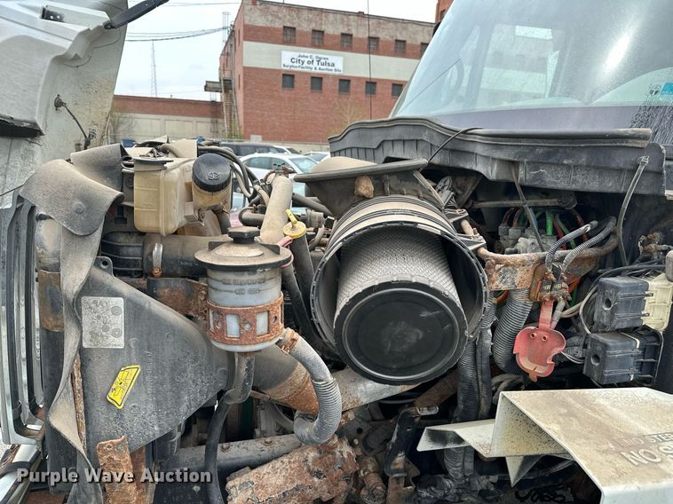 image for item LR9643 2008 International 7400  dump truck