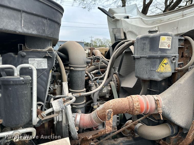 image for item LR9643 2008 International 7400  dump truck