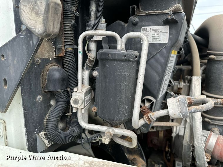 image for item LR9643 2008 International 7400  dump truck