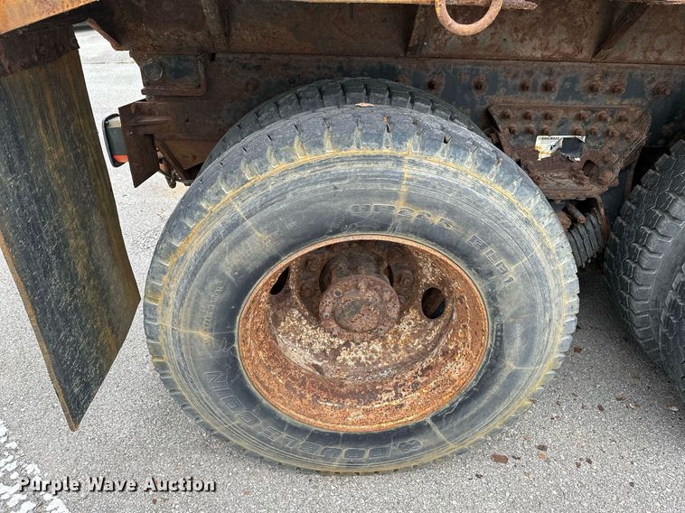 image for item LR9643 2008 International 7400  dump truck