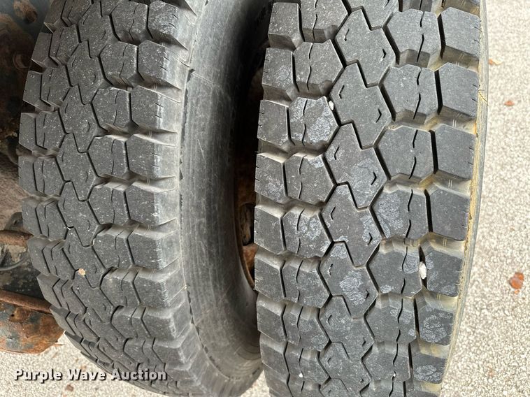 image for item LR9643 2008 International 7400  dump truck