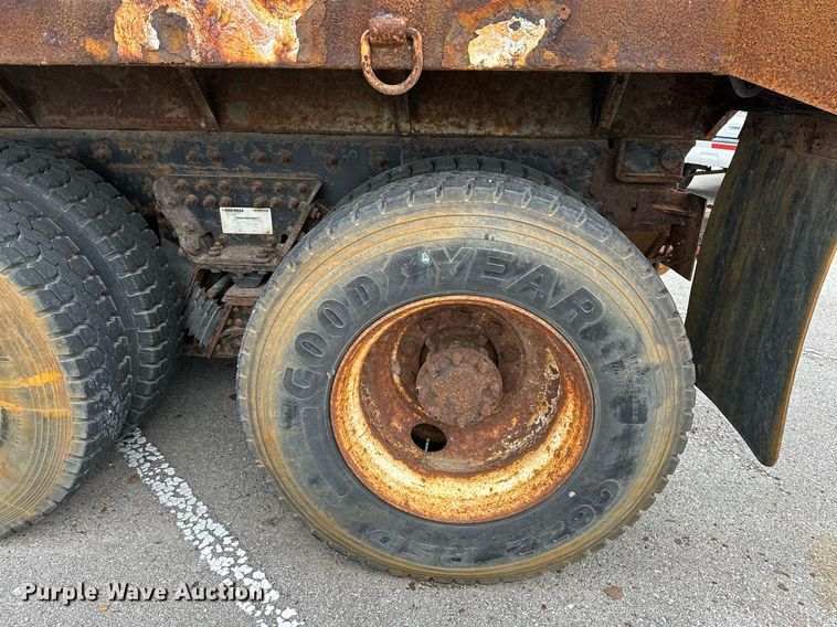 image for item LR9643 2008 International 7400  dump truck