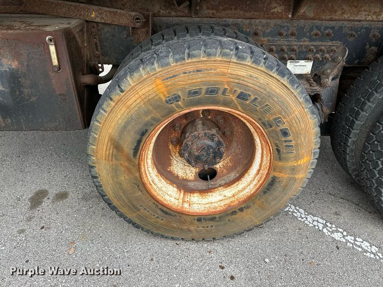 image for item LR9643 2008 International 7400  dump truck