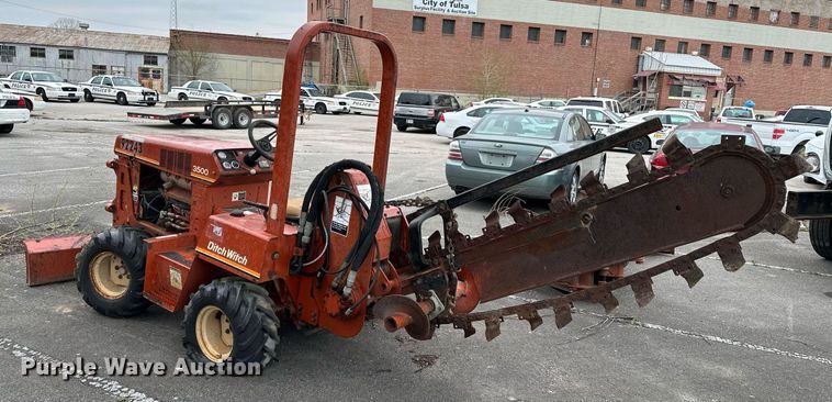 image for item LR9644 1992 Ditch Witch 3500  trencher
