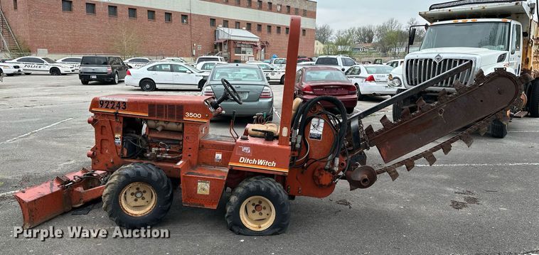 image for item LR9644 1992 Ditch Witch 3500  trencher