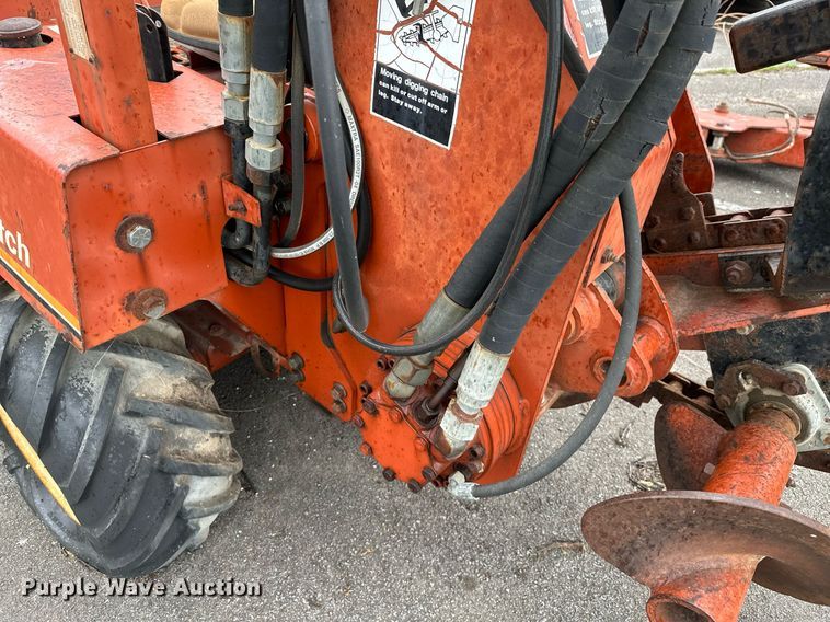 image for item LR9644 1992 Ditch Witch 3500  trencher