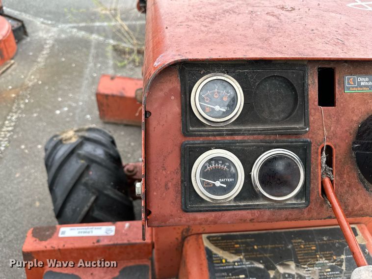 image for item LR9644 1992 Ditch Witch 3500  trencher