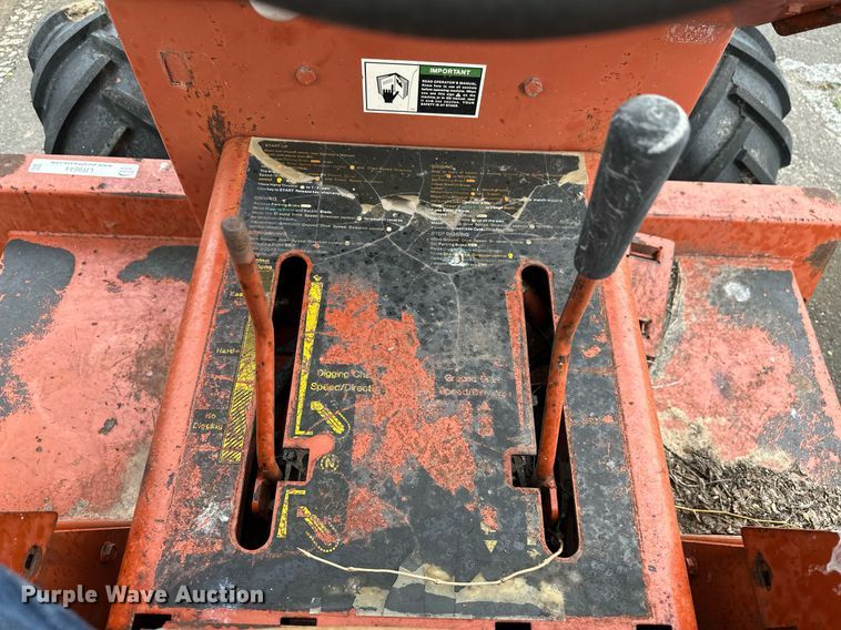 image for item LR9644 1992 Ditch Witch 3500  trencher