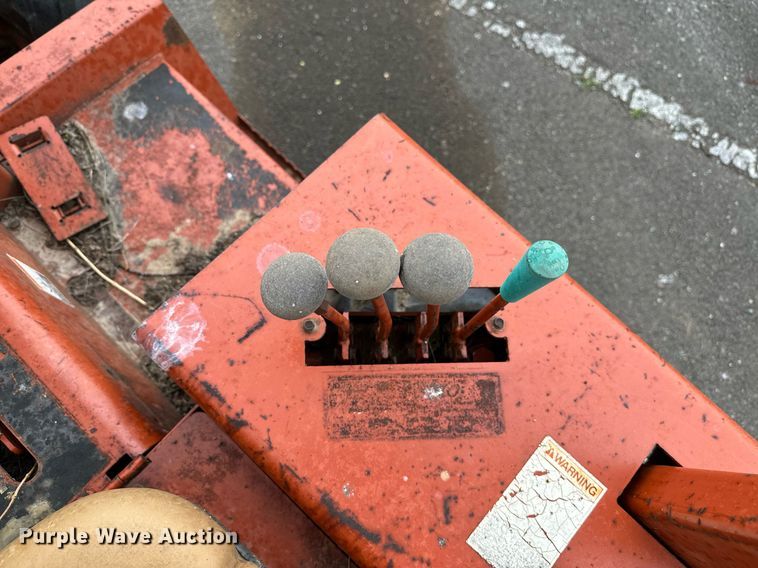 image for item LR9644 1992 Ditch Witch 3500  trencher