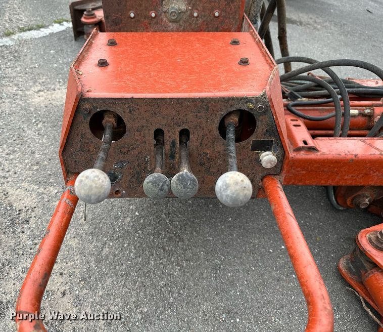 image for item LR9644 1992 Ditch Witch 3500  trencher