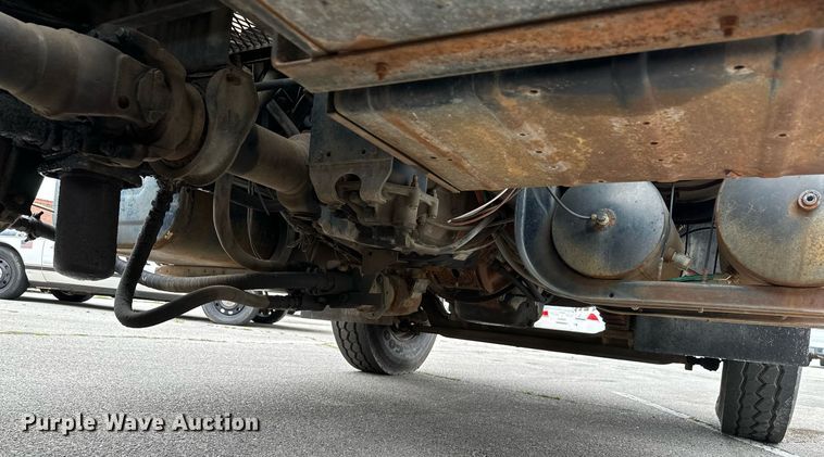 image for item LR9646 1993 International 257  winch truck