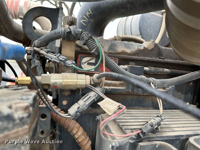 image for item LR9646 1993 International 257  winch truck