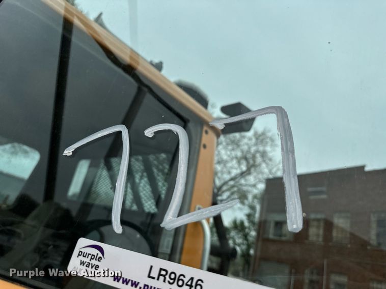 image for item LR9646 1993 International 257  winch truck