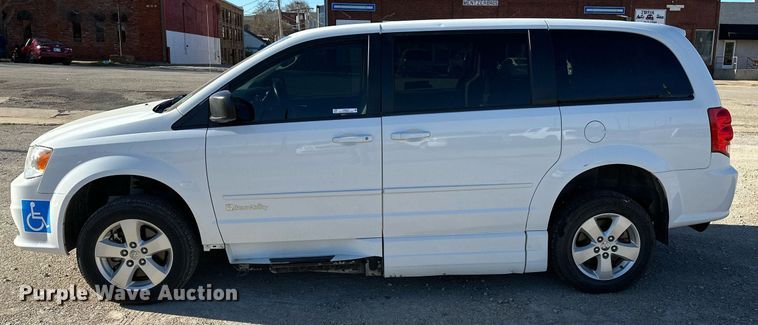 image for item LR9647 2017 Dodge Grand Caravan  handicap accessible van
