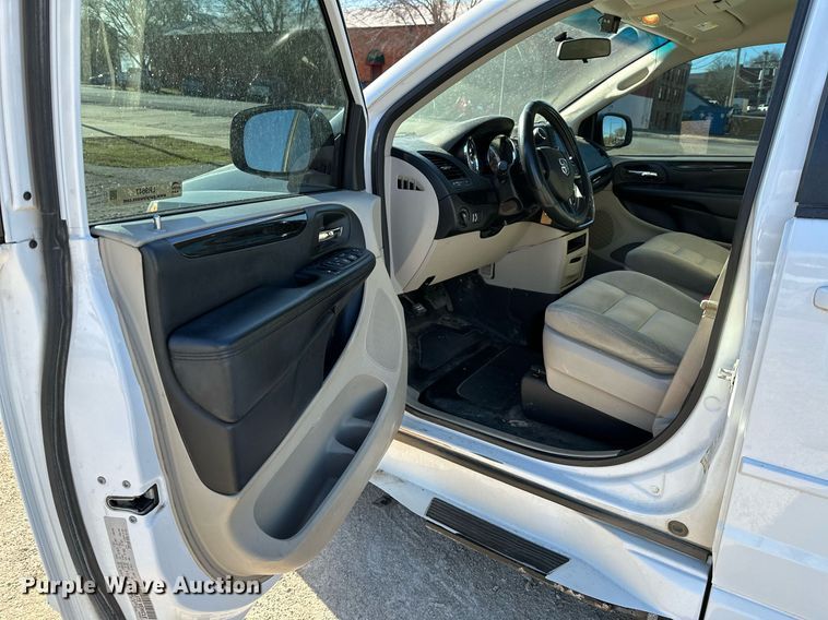 image for item LR9647 2017 Dodge Grand Caravan  handicap accessible van