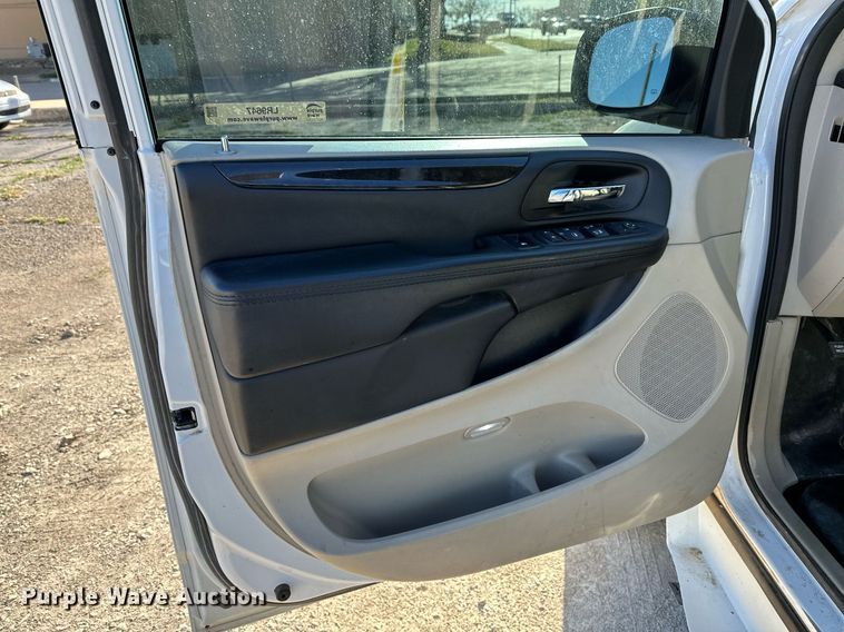 image for item LR9647 2017 Dodge Grand Caravan  handicap accessible van