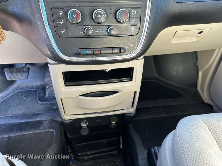 image for item LR9647 2017 Dodge Grand Caravan  handicap accessible van