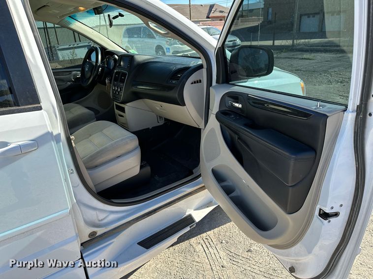 image for item LR9647 2017 Dodge Grand Caravan  handicap accessible van