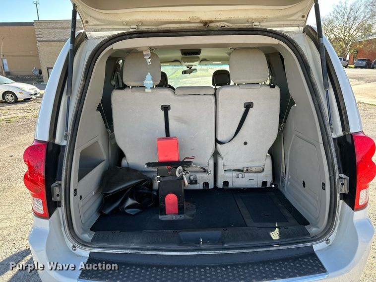 image for item LR9647 2017 Dodge Grand Caravan  handicap accessible van