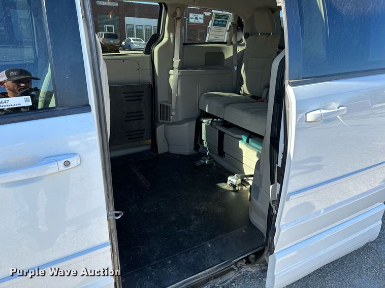 image for item LR9647 2017 Dodge Grand Caravan  handicap accessible van