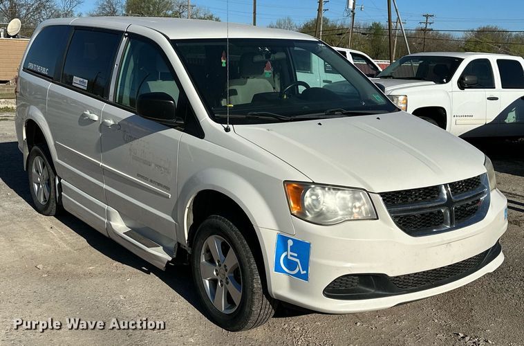 image for item LR9648 2013 Dodge Grand Caravan  handicap accessible van