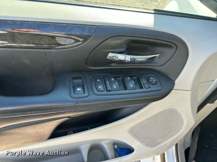 image for item LR9648 2013 Dodge Grand Caravan  handicap accessible van