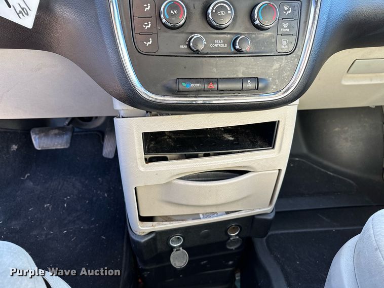 image for item LR9648 2013 Dodge Grand Caravan  handicap accessible van