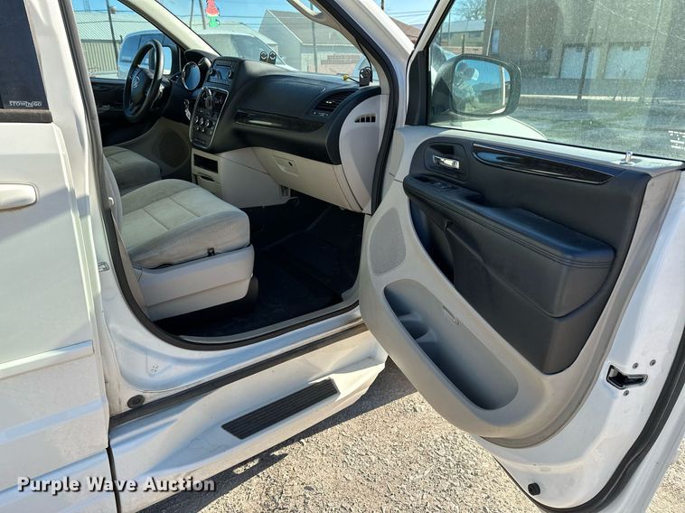 image for item LR9648 2013 Dodge Grand Caravan  handicap accessible van