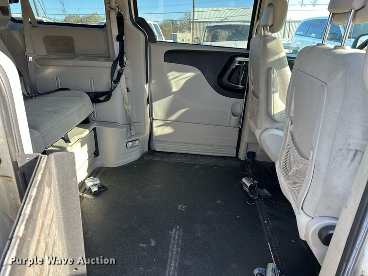 image for item LR9648 2013 Dodge Grand Caravan  handicap accessible van
