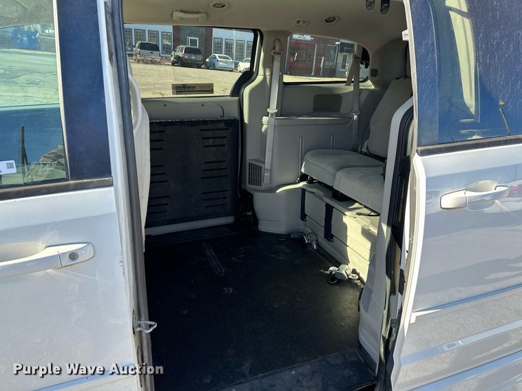 image for item LR9648 2013 Dodge Grand Caravan  handicap accessible van
