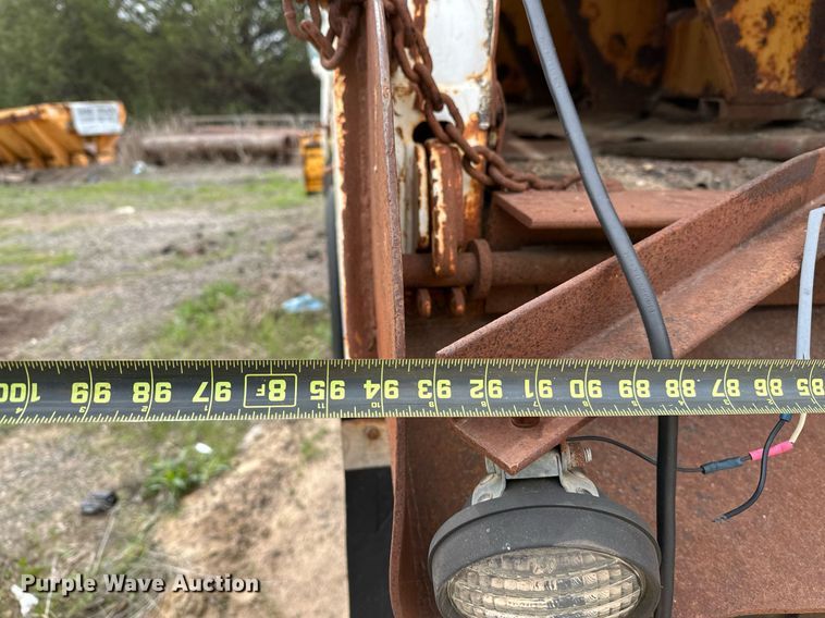 image for item LR9653 1993 Ford FT900  dump truck