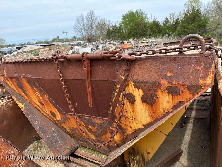 image for item LR9653 1993 Ford FT900  dump truck