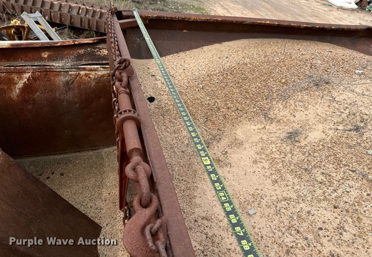 image for item LR9653 1993 Ford FT900  dump truck