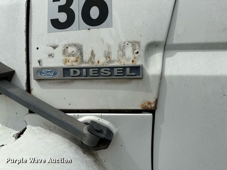 image for item LR9653 1993 Ford FT900  dump truck