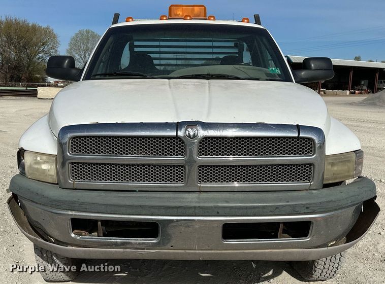 image for item LR9654 1998 Dodge Ram 3500  flatbed pickup truck