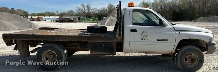 image for item LR9654 1998 Dodge Ram 3500  flatbed pickup truck