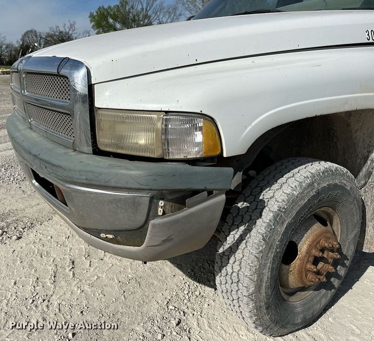 image for item LR9654 1998 Dodge Ram 3500  flatbed pickup truck