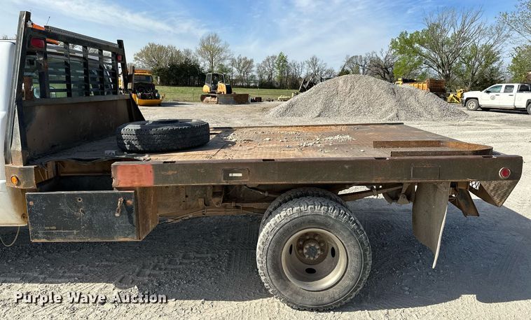 image for item LR9654 1998 Dodge Ram 3500  flatbed pickup truck