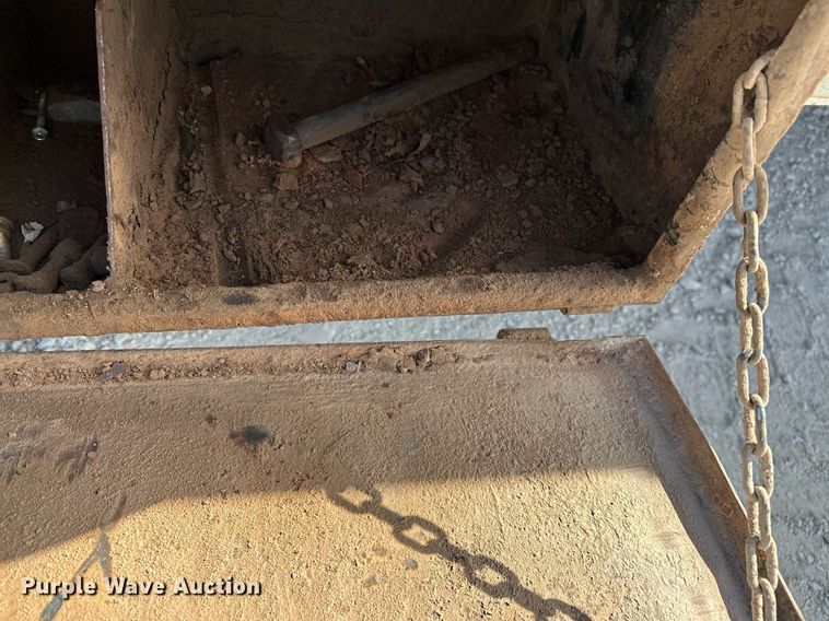 image for item LR9654 1998 Dodge Ram 3500  flatbed pickup truck