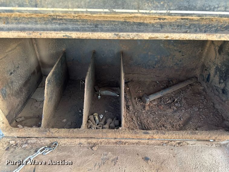 image for item LR9654 1998 Dodge Ram 3500  flatbed pickup truck