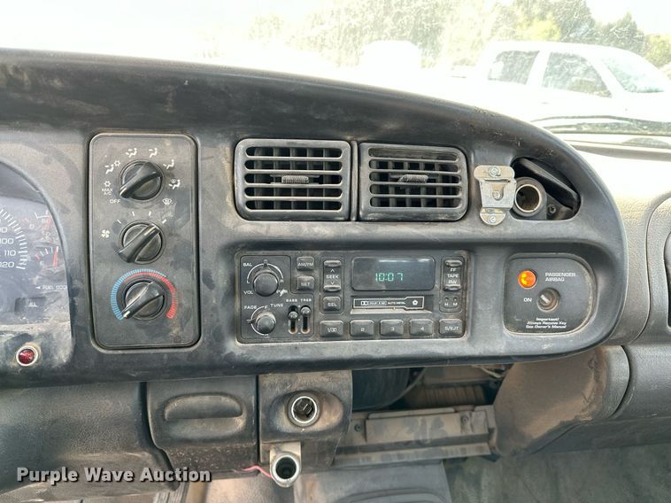 image for item LR9654 1998 Dodge Ram 3500  flatbed pickup truck