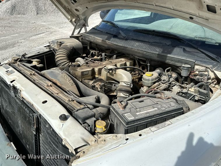 image for item LR9654 1998 Dodge Ram 3500  flatbed pickup truck