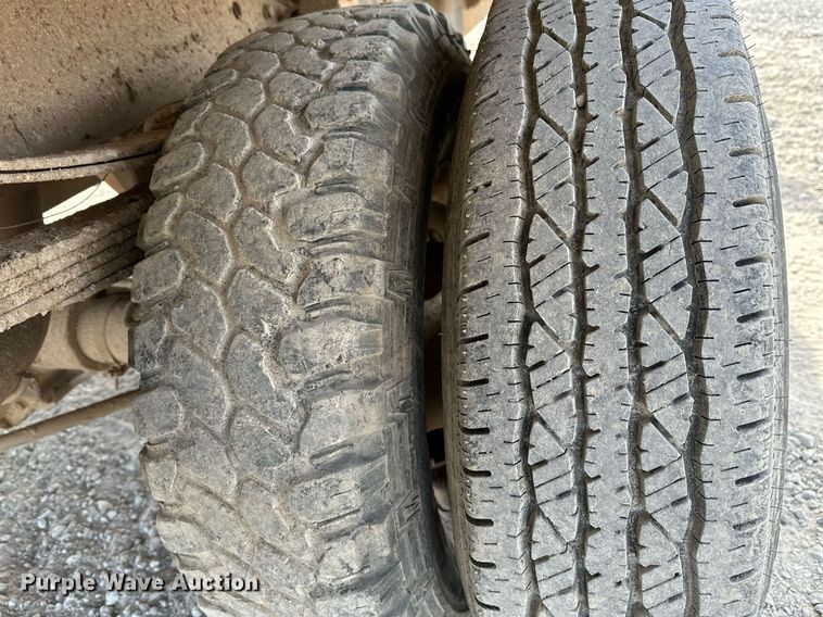 image for item LR9654 1998 Dodge Ram 3500  flatbed pickup truck