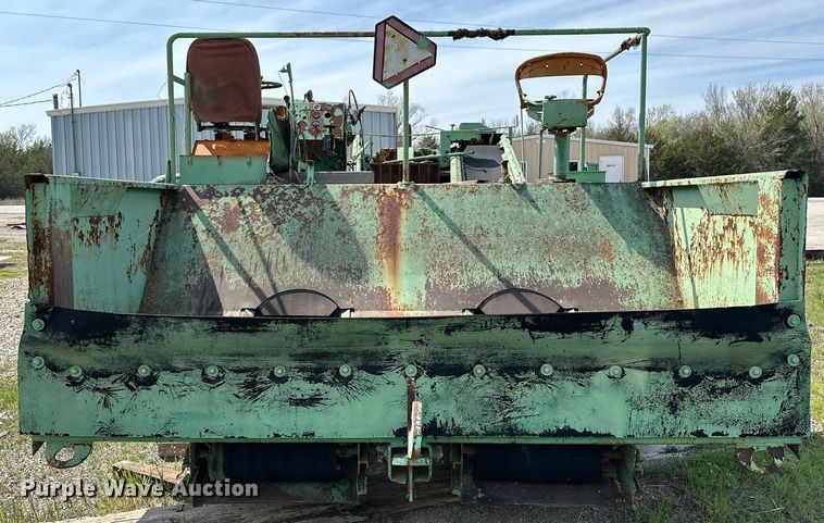 image for item LR9657 Koehring K  chip spreader