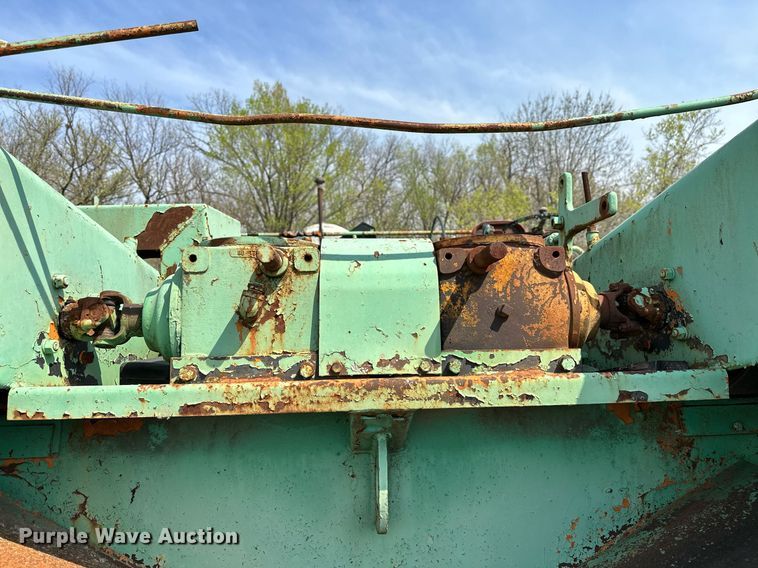 image for item LR9657 Koehring K  chip spreader